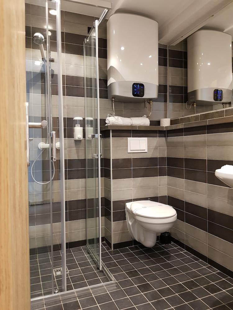 Hotel Resurs Podgorica Buitenkant foto