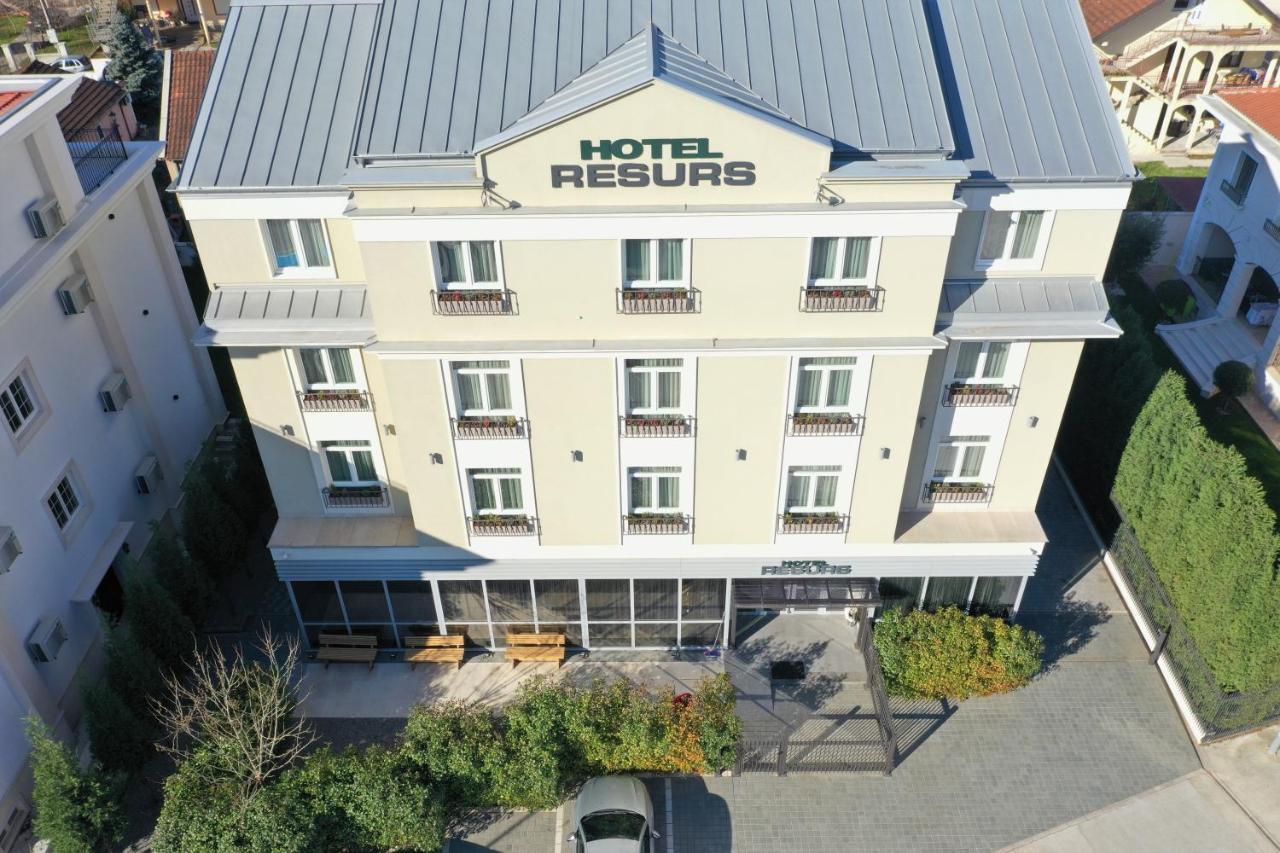 Hotel Resurs Podgorica Buitenkant foto