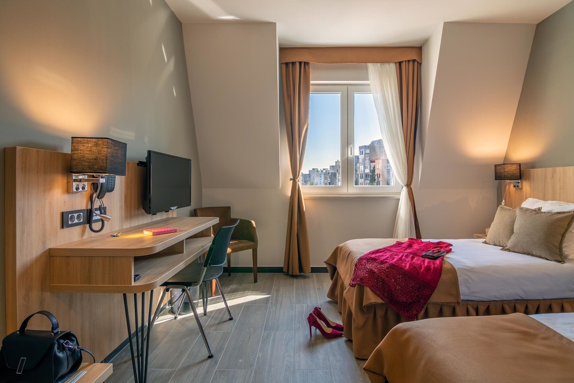 Hotel Resurs Podgorica Buitenkant foto