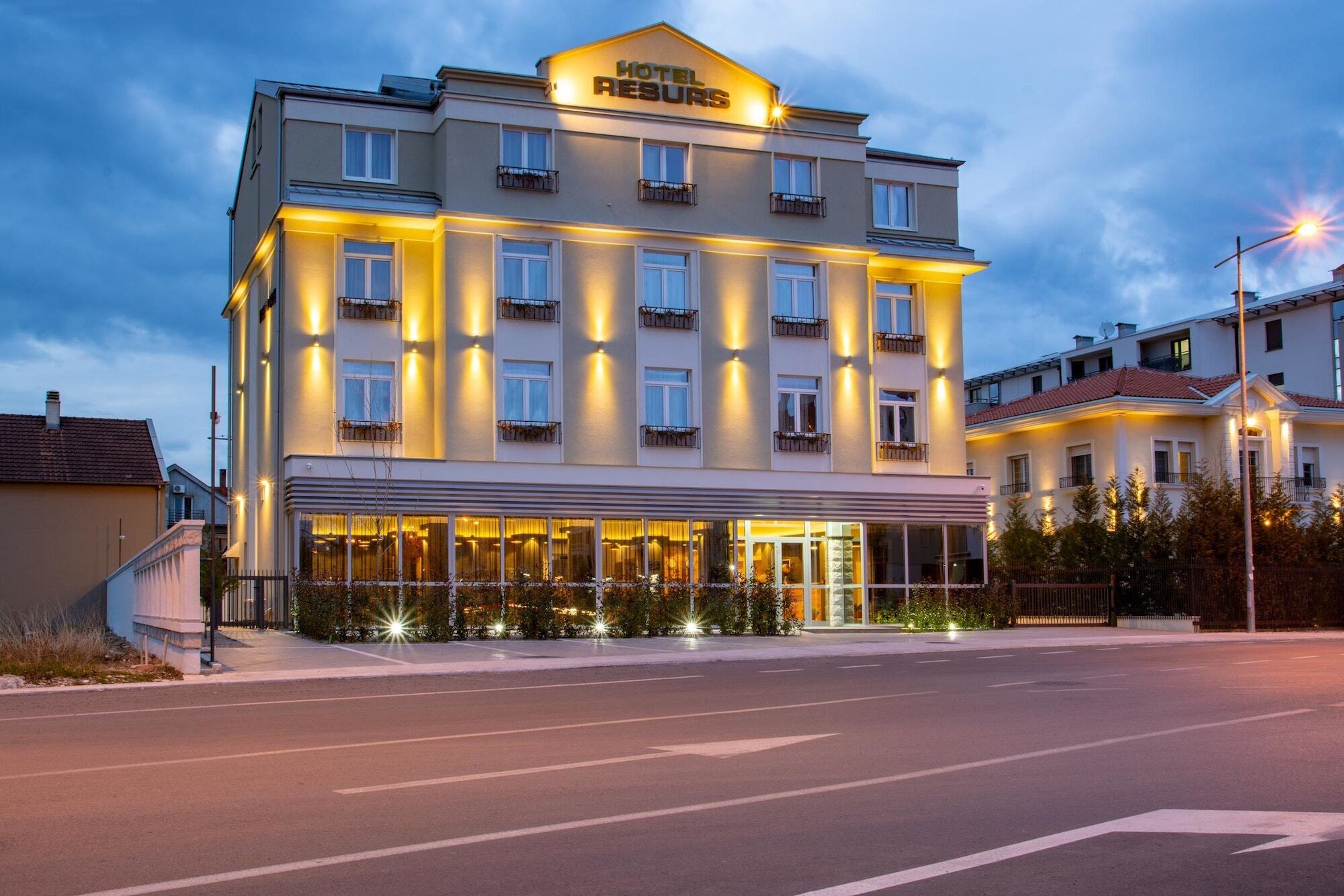 Hotel Resurs Podgorica Buitenkant foto