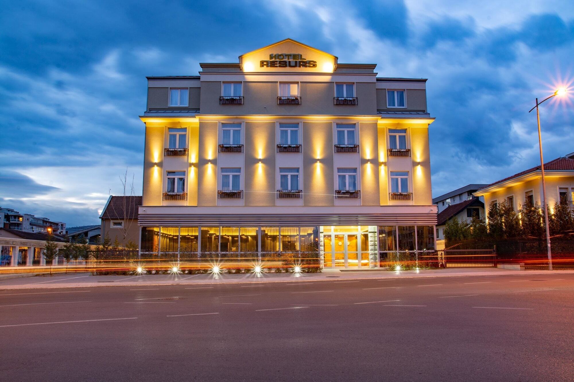 Hotel Resurs Podgorica Buitenkant foto